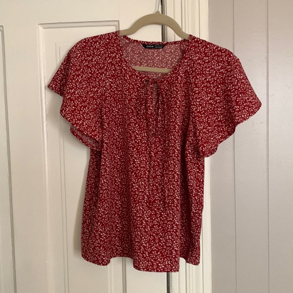 Red and white short sleeve blouse, size X-Sm.